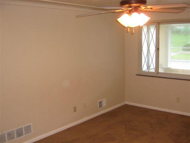 Building Photo - 2404 Carson St.