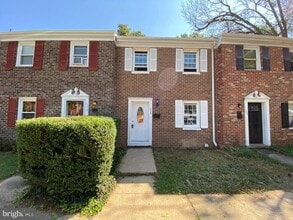 Building Photo - 534 Olde Greenwich Cir