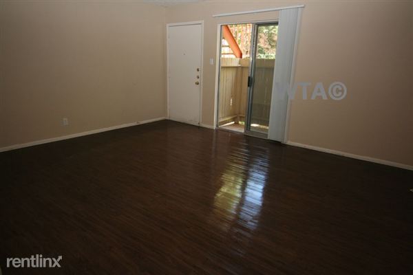 Building Photo - 8711 Cinnamon Creek Dr