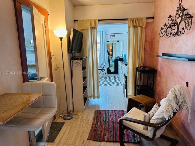 Foto del edificio - 428 SW 9th St