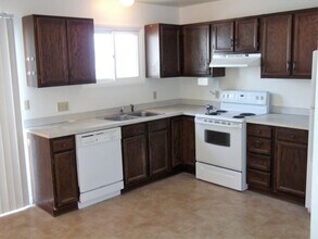 Building Photo - 332 334-334 Covert Ln