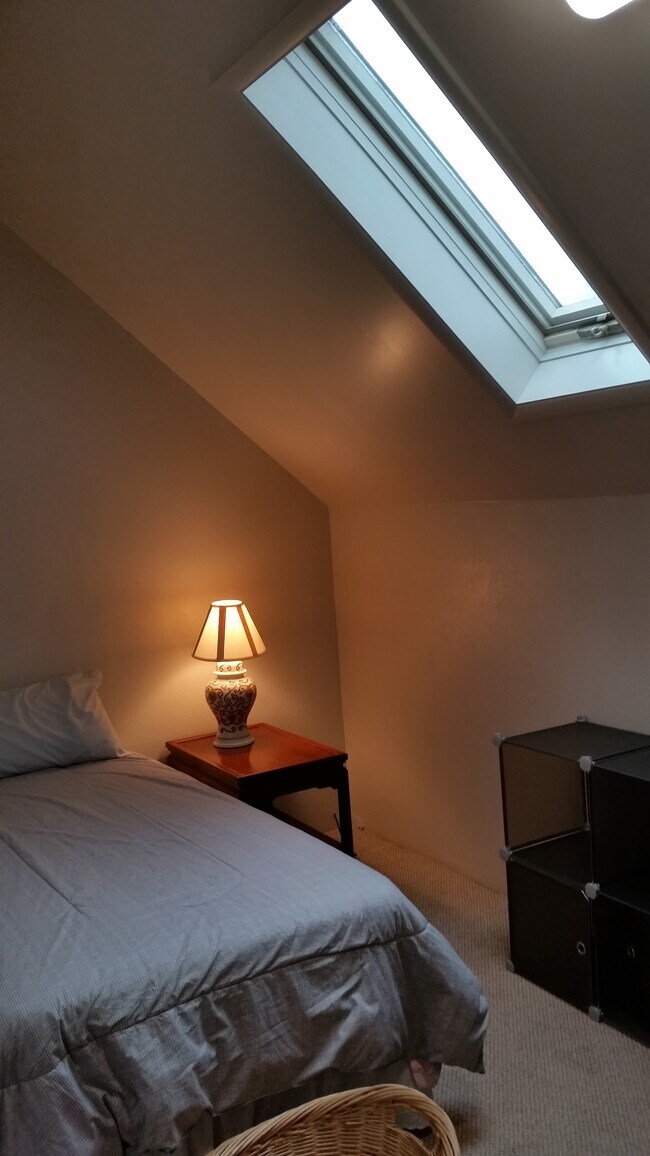 Building Photo - 2479 E 124th St