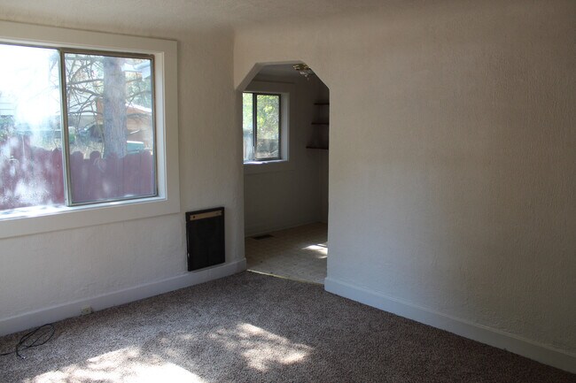 Foto del edificio - 1518 Siskiyou St