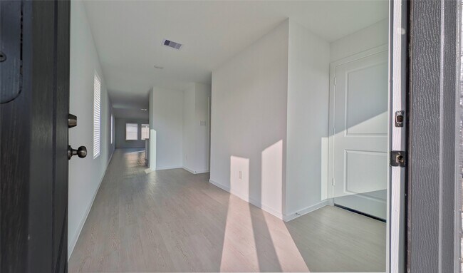 Building Photo - 21518 Willow River Canyon Ln