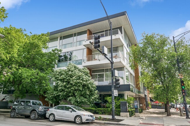 Foto del edificio - 2154 W Division St