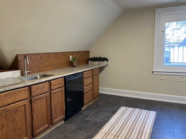 Kitchen - 1511 Spring Ave