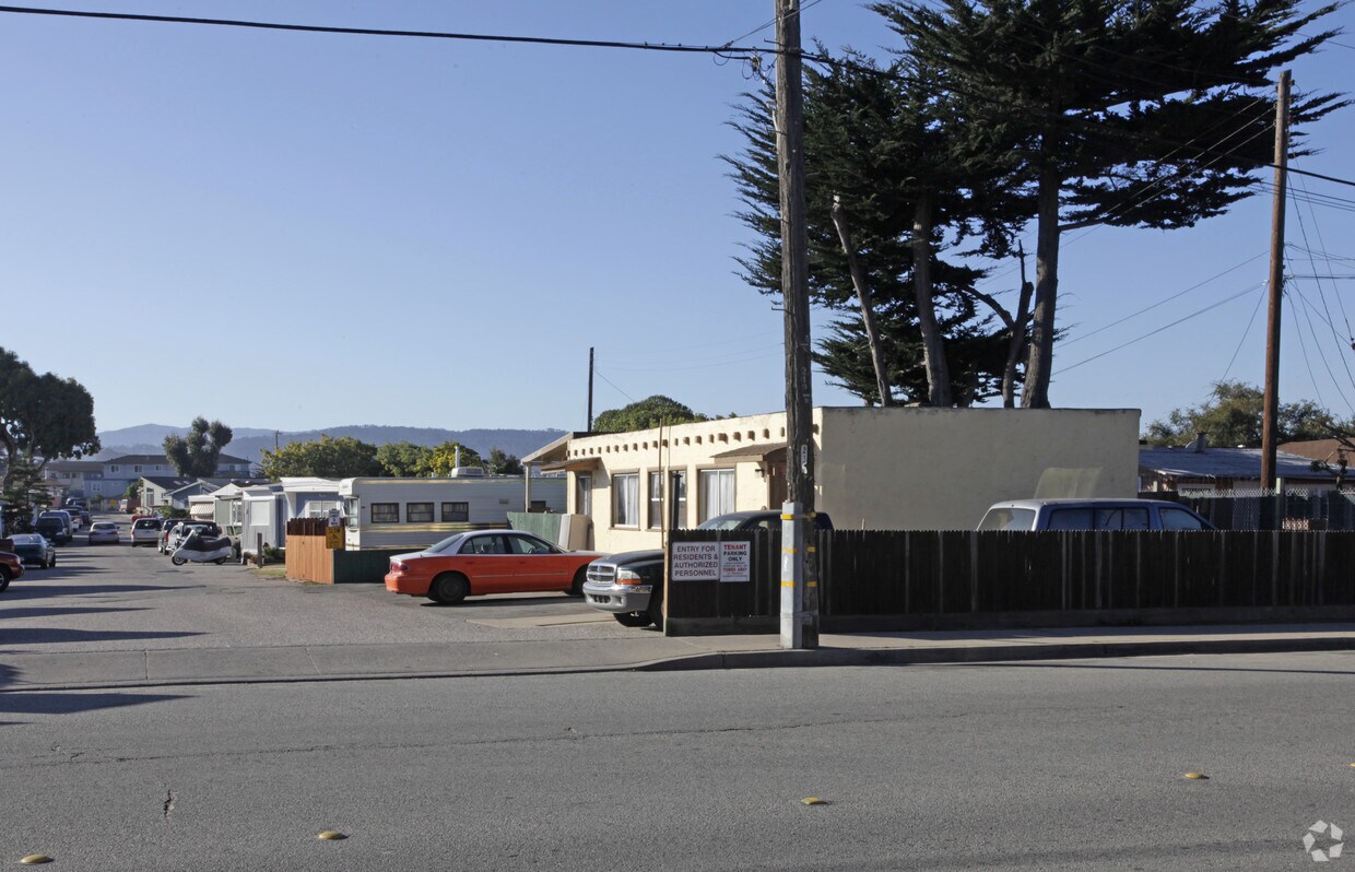 Primary Photo - Trailer Terrace