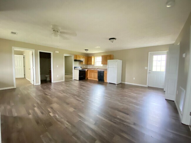 Foto del edificio - 3 bedroom 2 bath