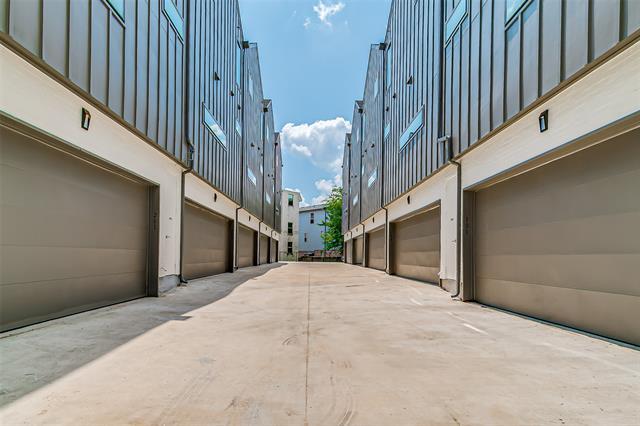 Building Photo - 6028 Lewis St