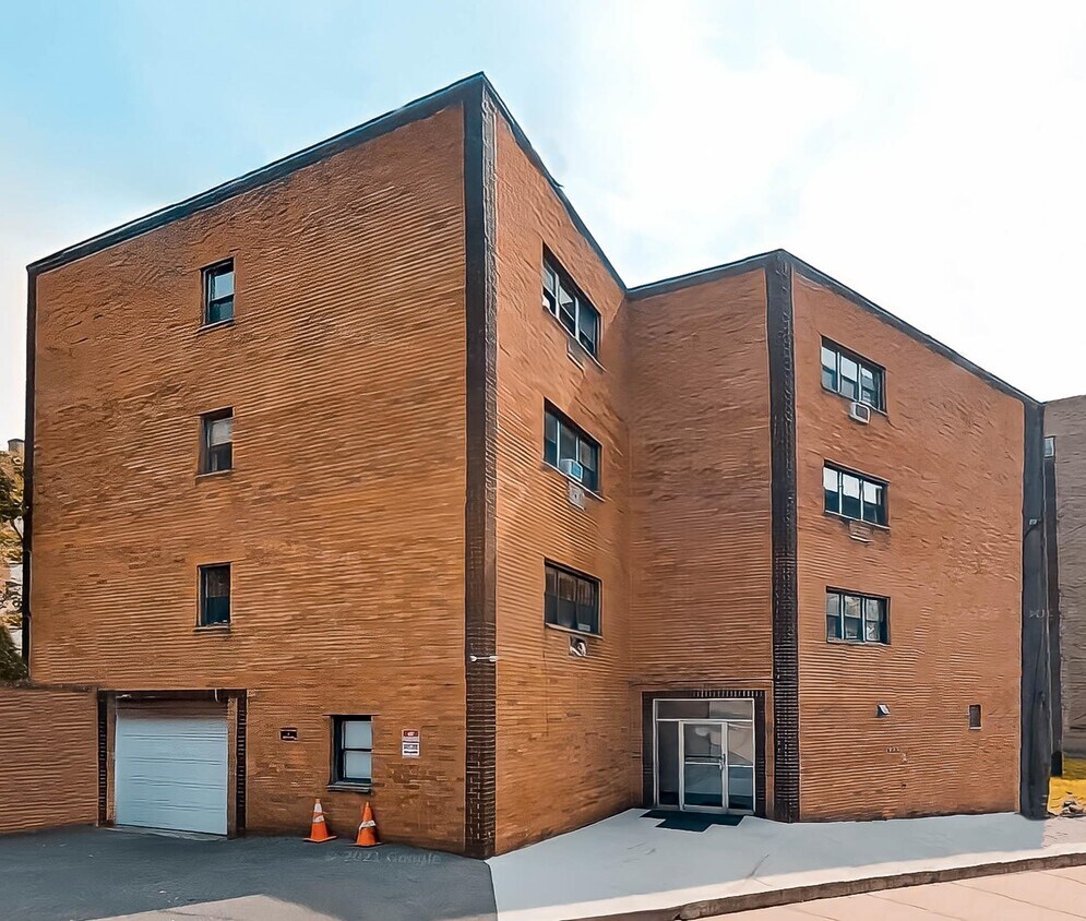 Primary Photo - 708 JFK Blvd E