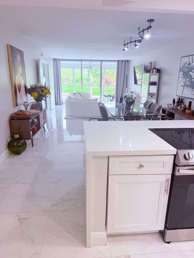 Photo - 545 Oaks Ln Apartment