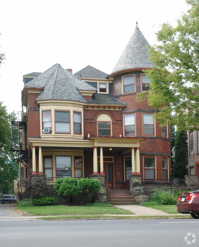 Primary Photo - 629 W 4th St