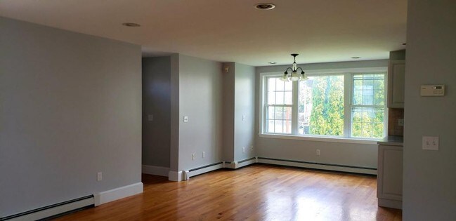 Building Photo - 303 Orange St