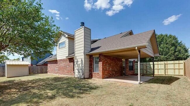 Building Photo - 3505 NE Buckingham Ln