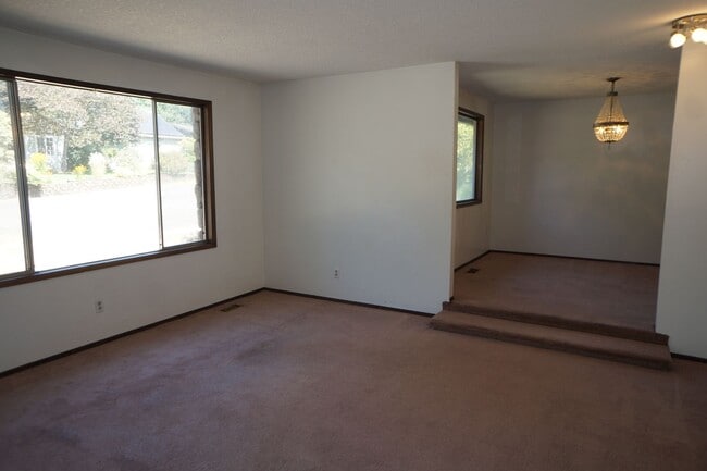 Foto del edificio - 6404 SE Furnberg St