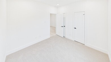 Building Photo - 9609 Valeca Dr