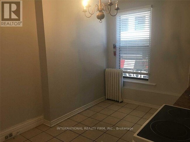 Building Photo - 201 Dundas St E