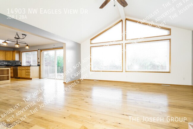 Foto del edificio - 14903 NW Eagles View Dr