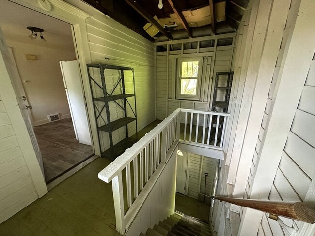 Building Photo - Fourth St 1707