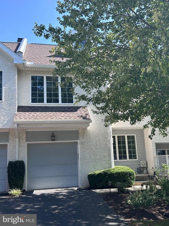 Primary Photo - 321 Bristol Cir