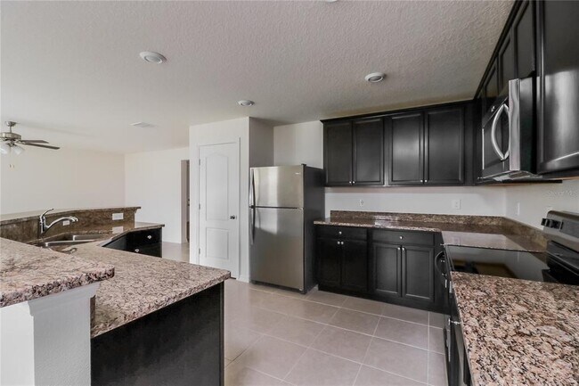 Building Photo - 2136 Peyto Wy