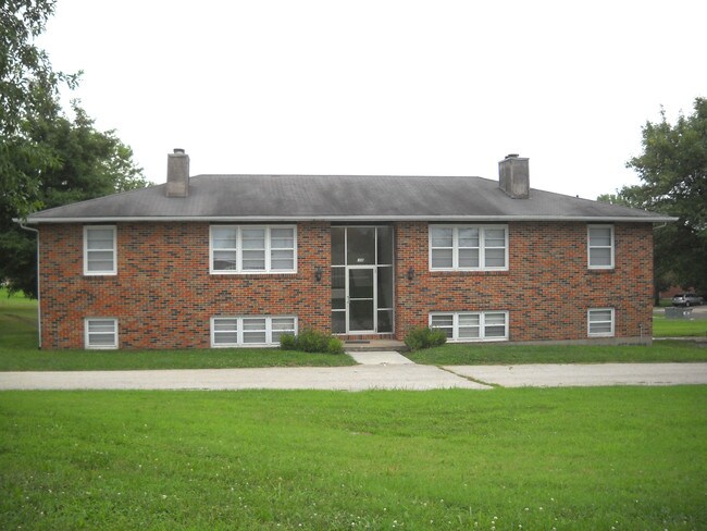 Building Photo - 306 W Southampton Dr