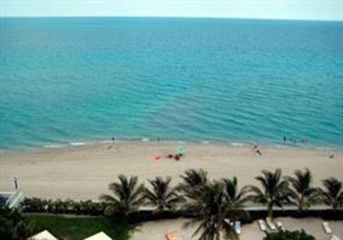 Foto del edificio - 3000 S Ocean Dr