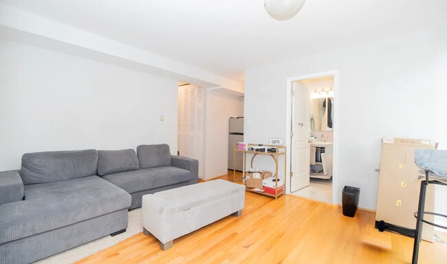 Building Photo - 2201 N Cleveland Ave