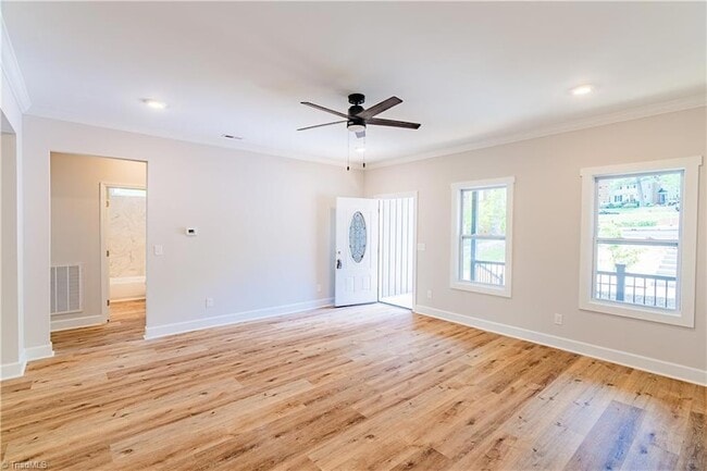 Building Photo - 6 Teaberry Ct