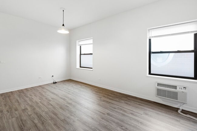 Foto del edificio - 1136 W Wilson Ave
