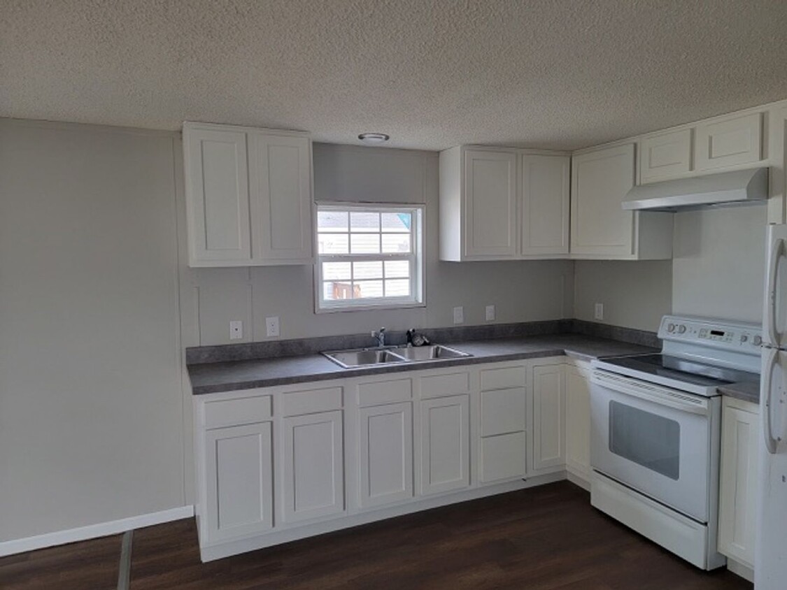 Primary Photo - Remodeled manufactured home in Virden