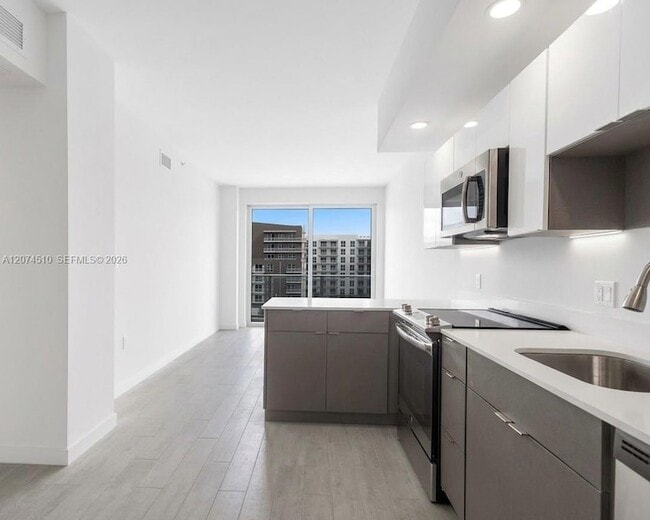 Photo - 321 NE 26th Street Unit 716 Apartment