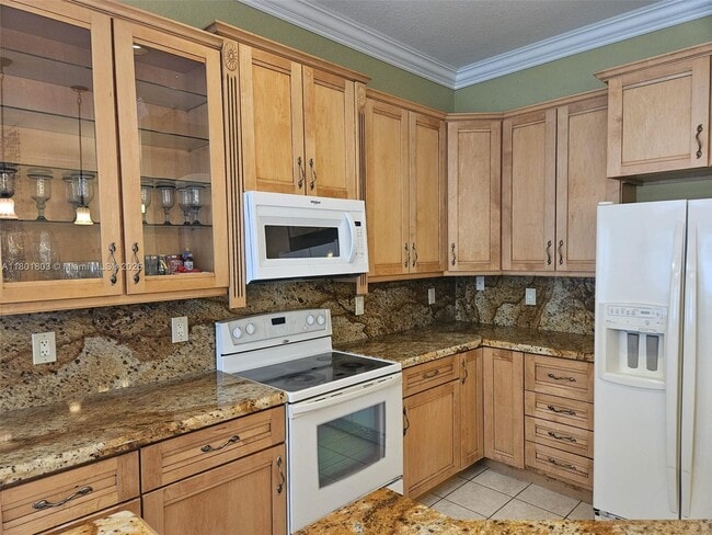 Building Photo - 712 Juniper Ln