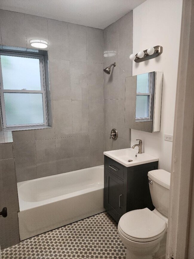 Foto del edificio - 2507 W Belle Plaine Ave