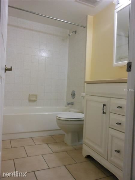 Building Photo - 5427 Vineland Rd