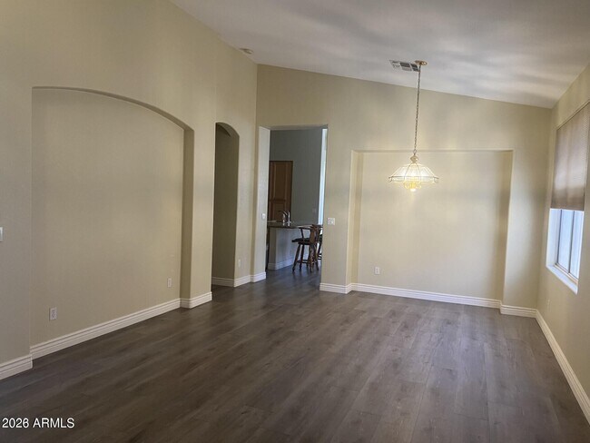 Foto del edificio - 7033 W Irma Ln
