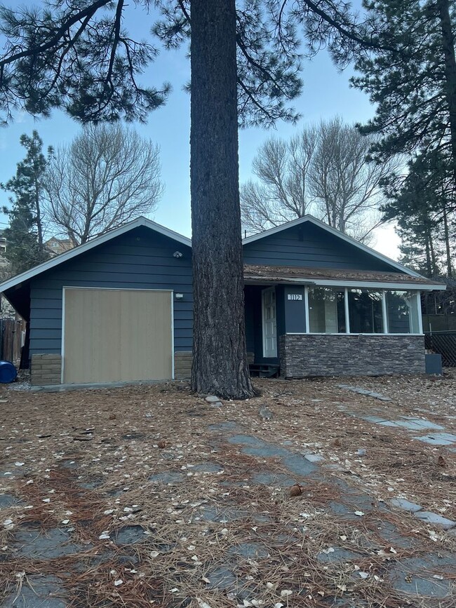 Foto del edificio - Big Bear Home with Jacuzzi