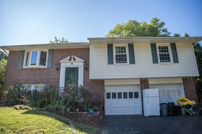 Foto del edificio - 1643 Colonial Manor Dr