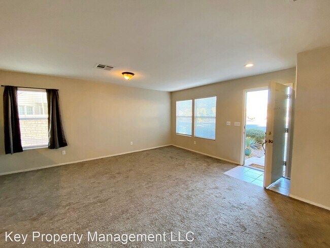 Foto del edificio - 2 br, 2 bath House - 1037 Cedar Pines St