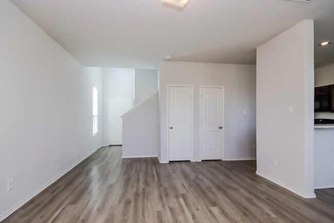 Foto del edificio - 25718 Hazy Elm Ln