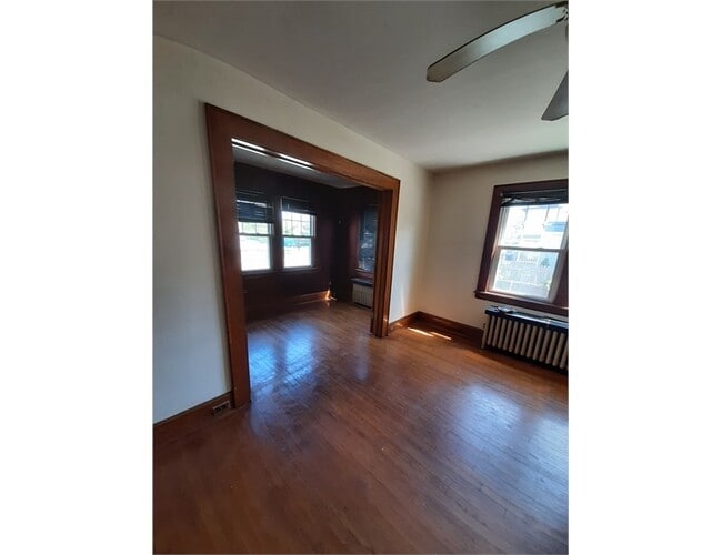 Building Photo - 179 sherwood ave