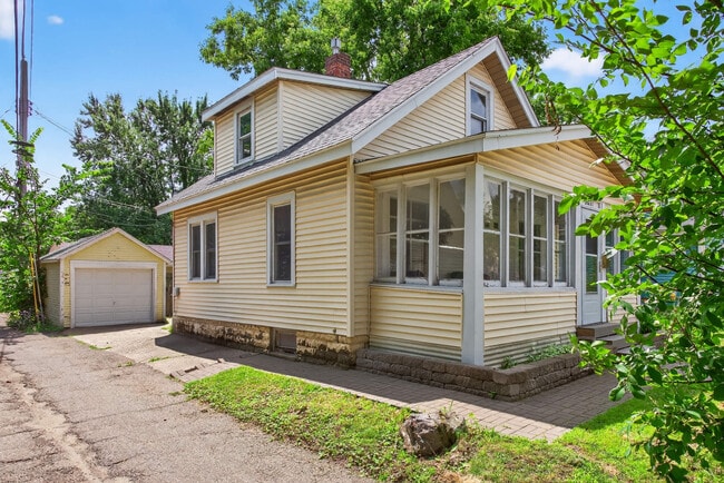 Building Photo - 2611 E 38th St