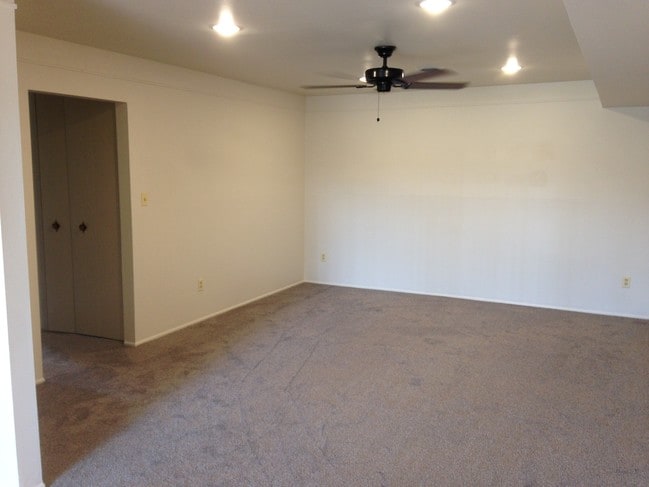 Fotografía del edificio - 33300 Freedom Rd