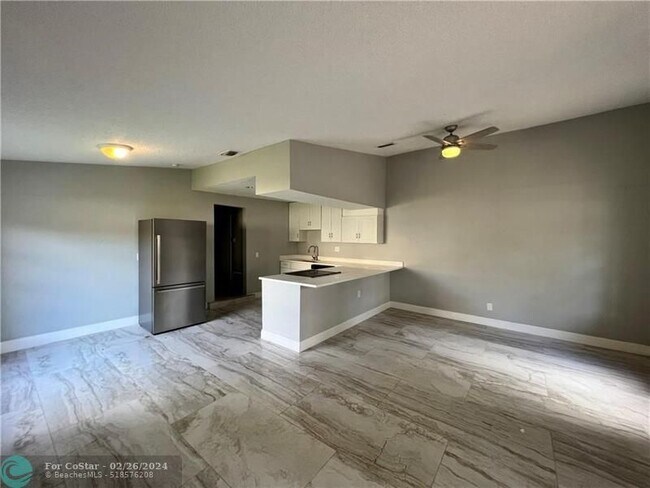Foto del edificio - 4371 NW 80th Ave