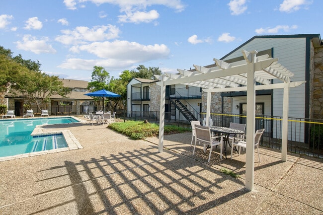 Building Photo - Highland Ridge