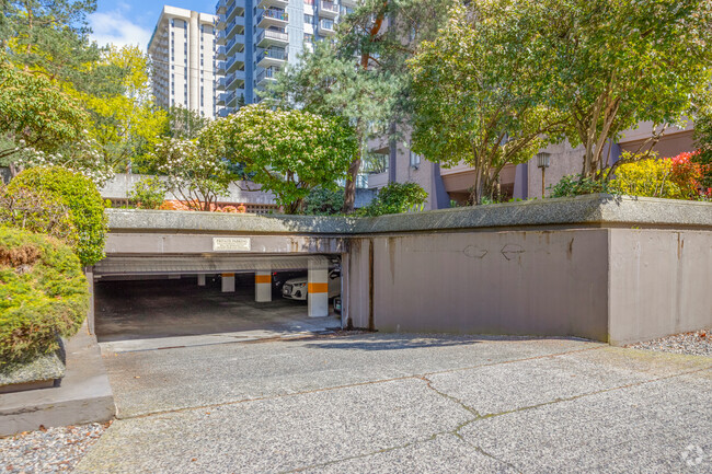 Parkade - Lincoln House