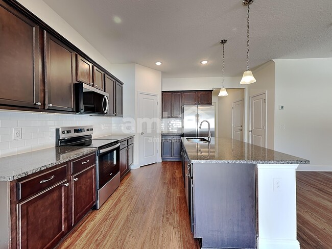 Building Photo - 719 Zarabrooke Ct