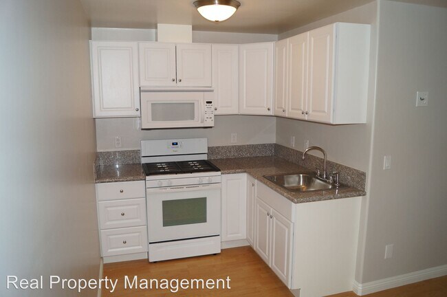 Building Photo - 2561 Gregory Dr