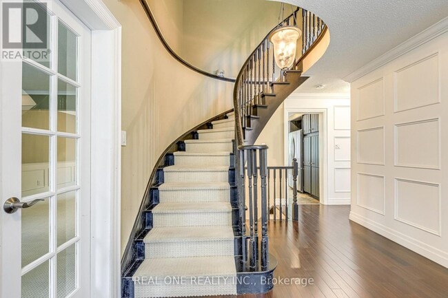 Building Photo - 1236 Woodview Dr