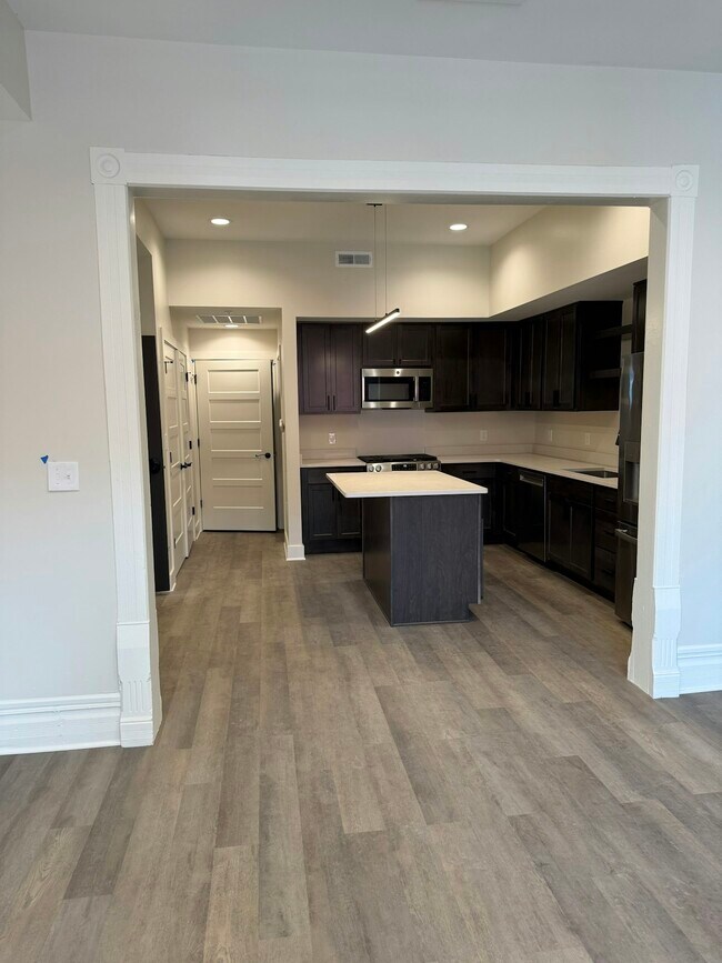 Foto del edificio - 106 E Erie St